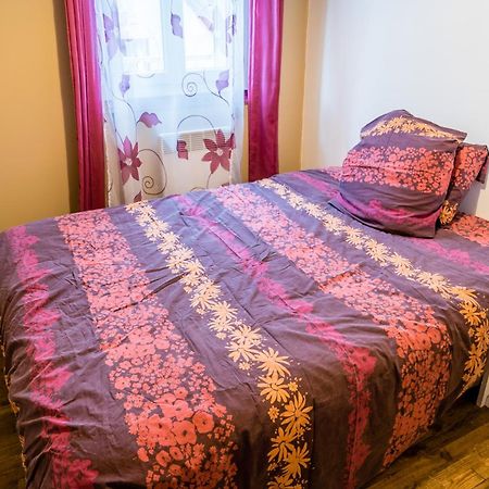 Maison Agreable En Centre Historique Saint Cere Bagian luar foto