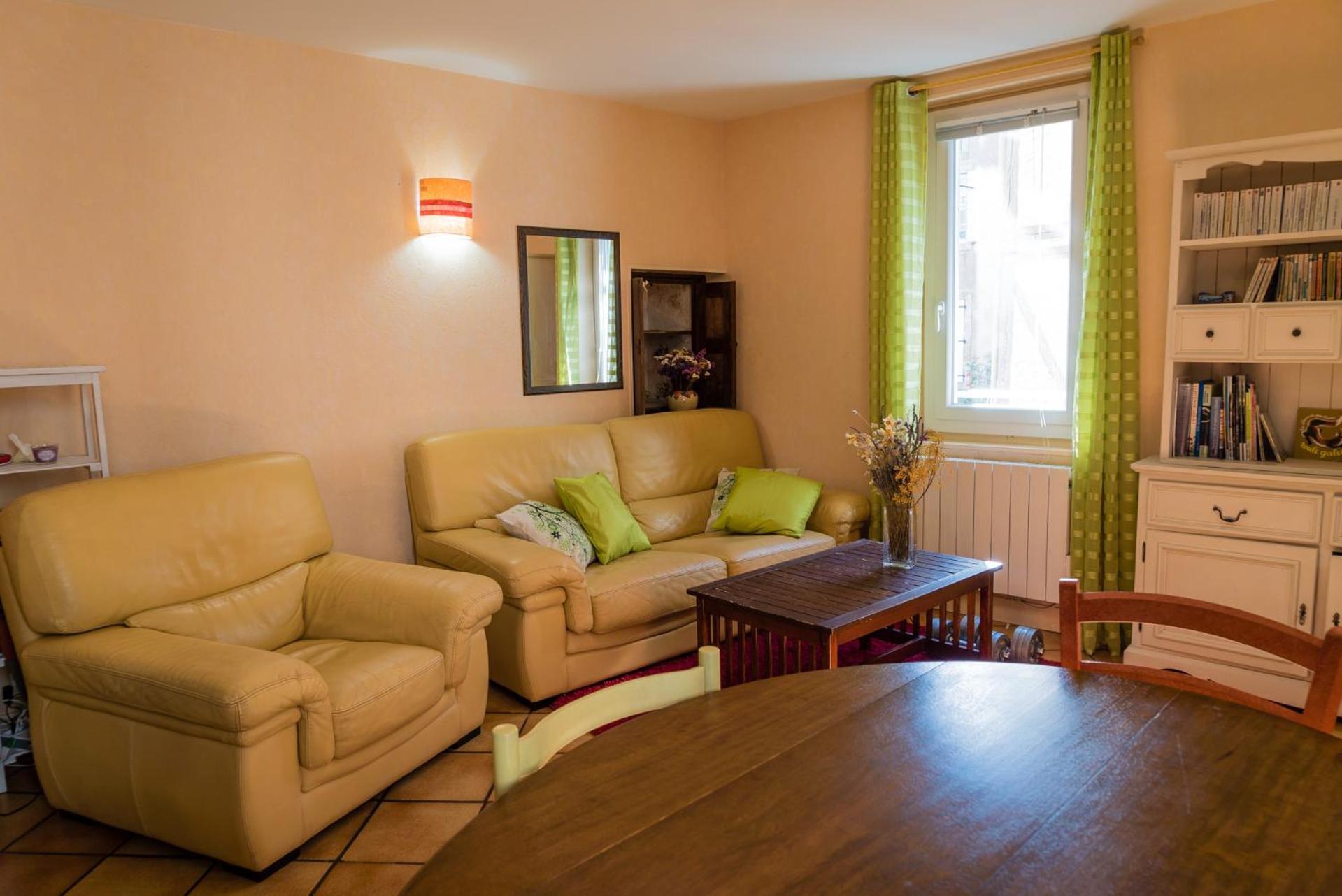 Maison Agreable En Centre Historique Saint Cere Bagian luar foto