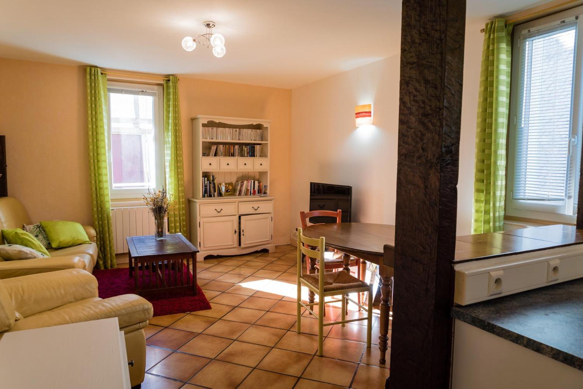Maison Agreable En Centre Historique Saint Cere Bagian luar foto