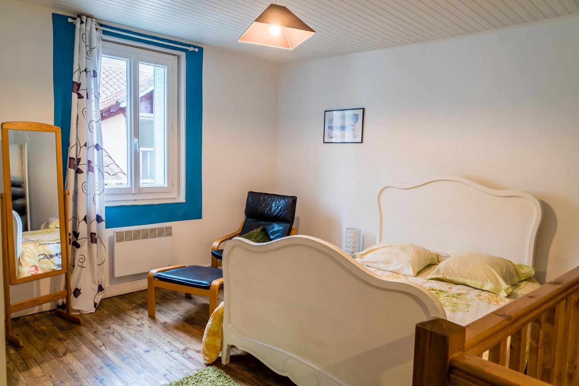 Maison Agreable En Centre Historique Saint Cere Bagian luar foto